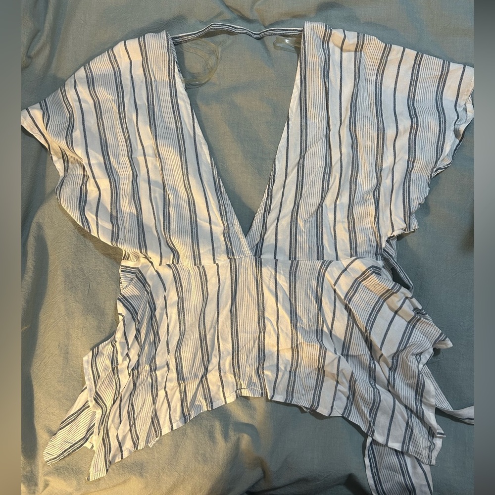 Cute tie back top